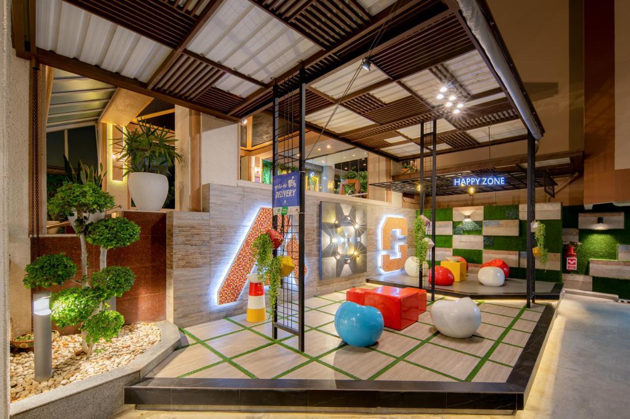 Alexander Hotel Bangkok Exterior photo