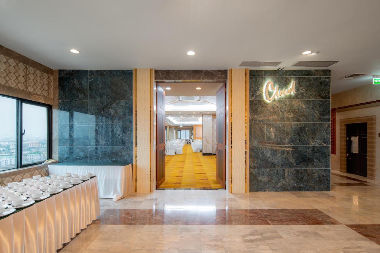 Alexander Hotel Bangkok Exterior photo