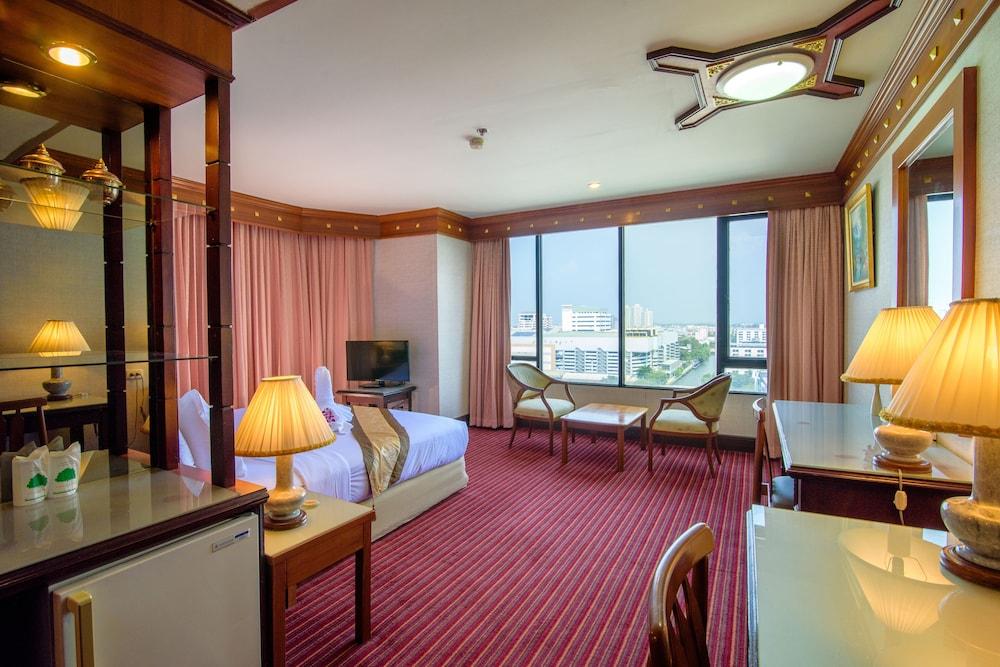 Alexander Hotel Bangkok Exterior photo